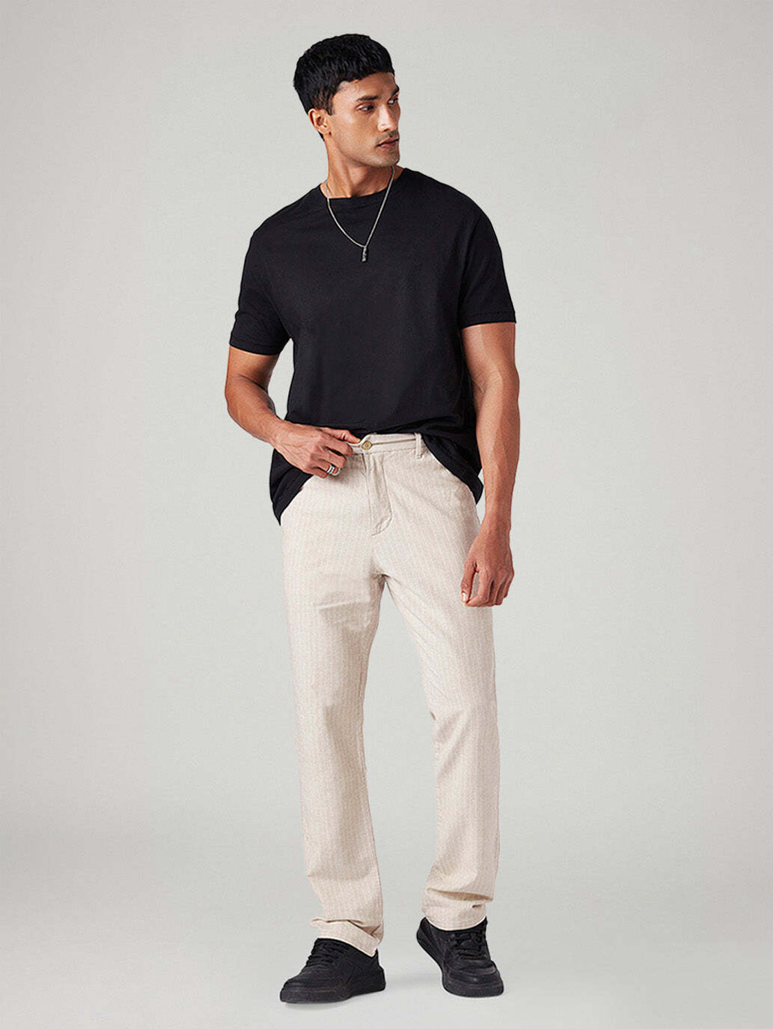 Image of LEVI'S Men Regular Fit Brown Pure Cotton Trousers