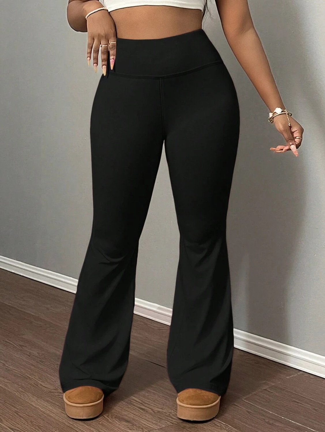 Image of IMPERATIVE by NEU LOOK Women Flared Black Lycra Blend Trousers