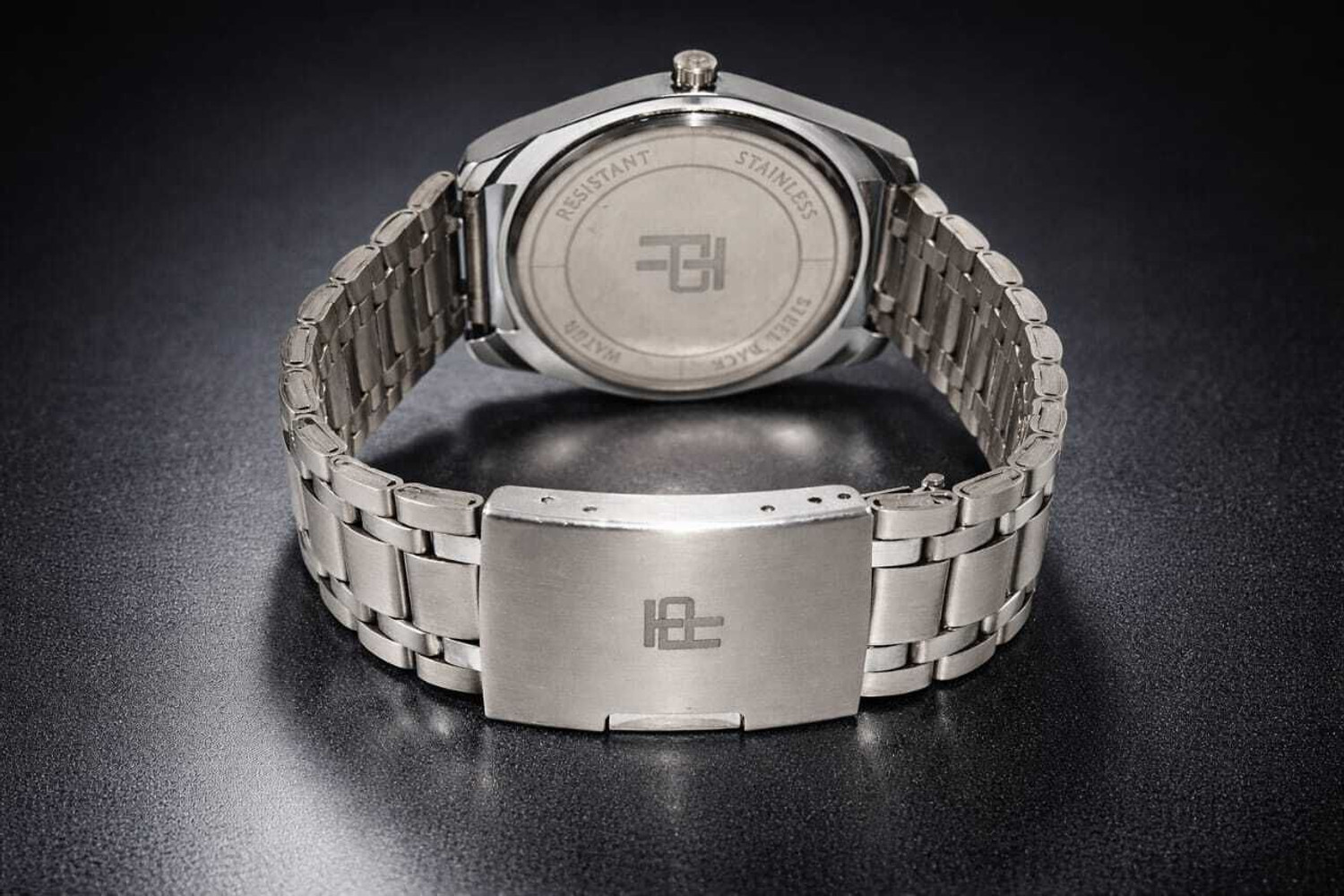 Image of pranisha time luxury green dail watch with stainless steel strap Analog Watch - For Men luxury green dail watch with stainless steel strap