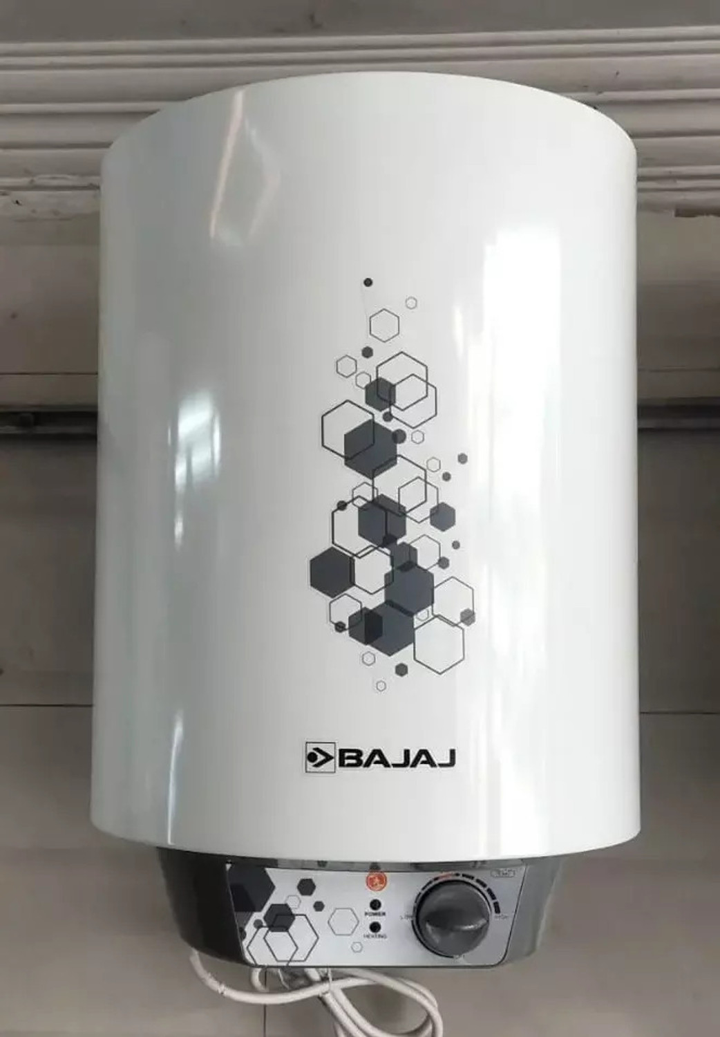 Image of BAJAJ 6 L Storage Water Geyser (Verre 3kW 5 Star, White & Blue) (White & Blue)