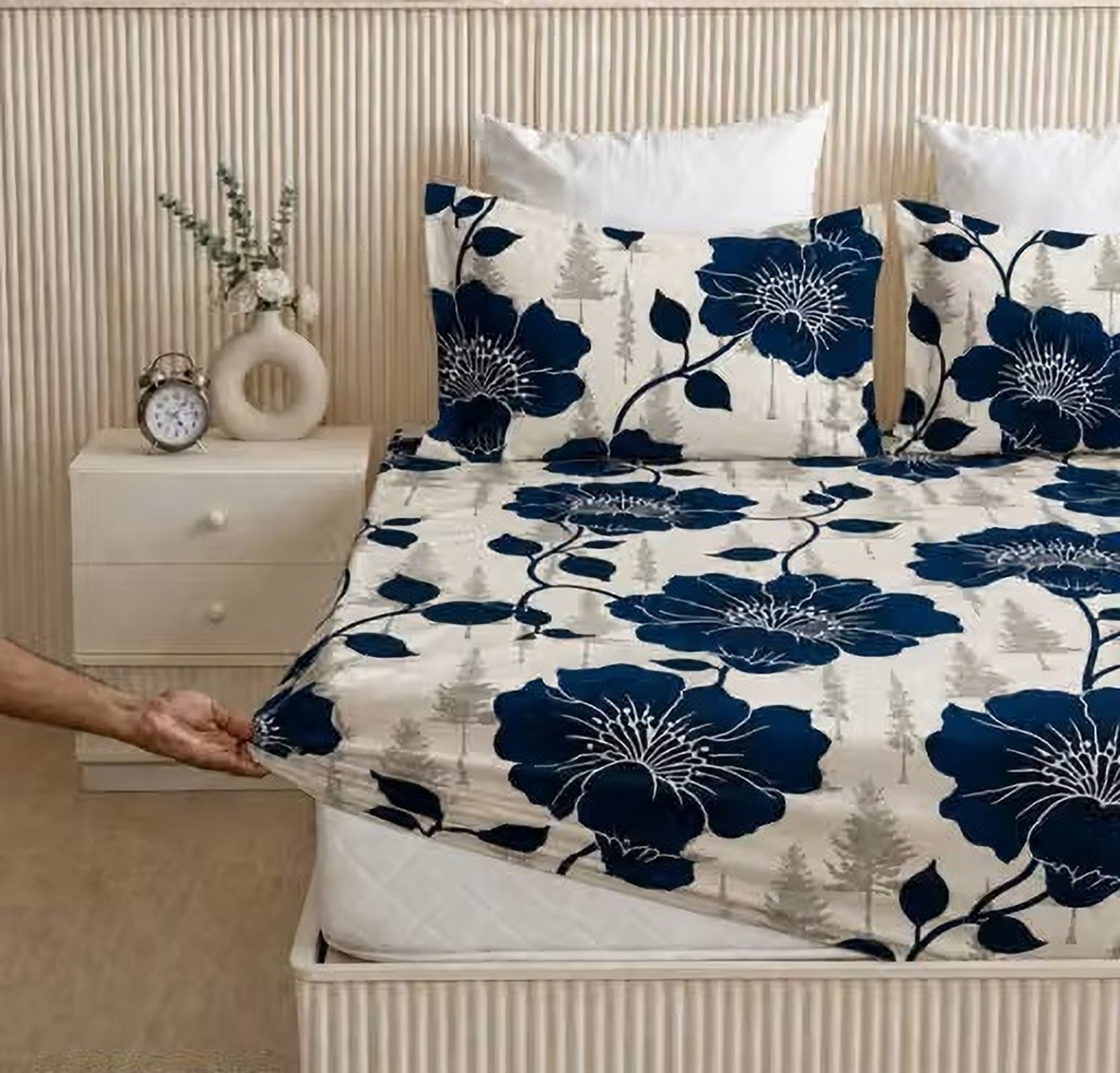 AMEYAA Cotton Double, King Fitted (Elastic) 320 TC Floral 1 Summer Bedsheet with 2 Pillow Covers