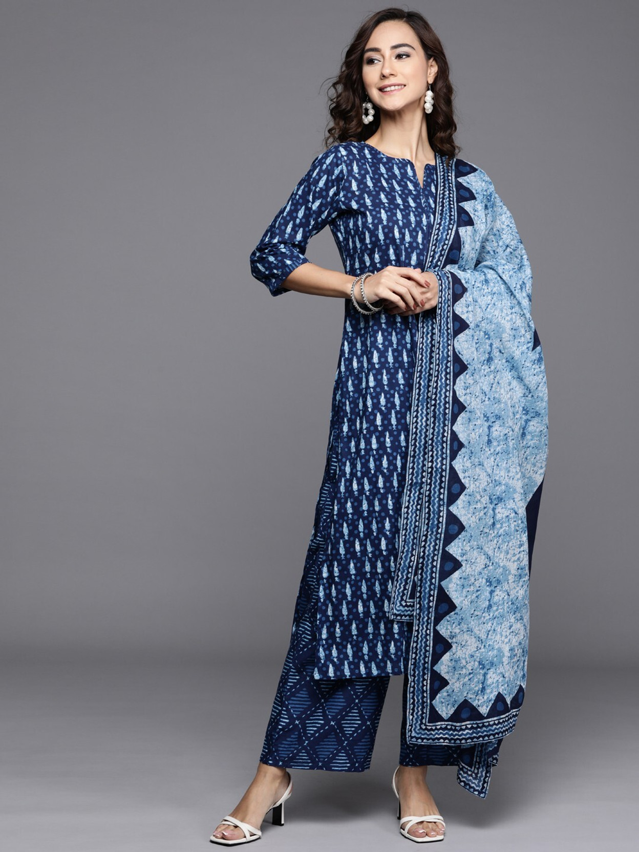 Women Cotton Blend Kurta Palazzo Set