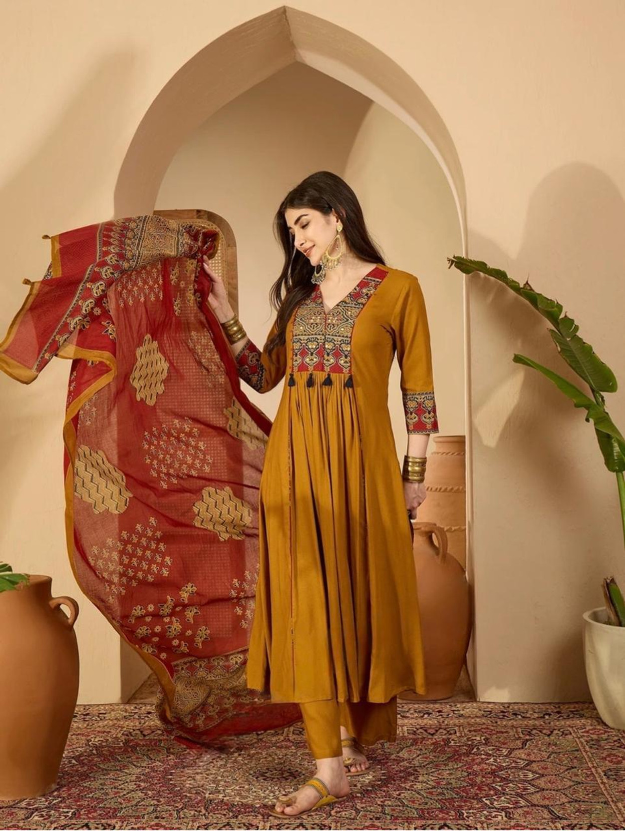 Women Viscose Rayon Kurta Pant Dupatta Set