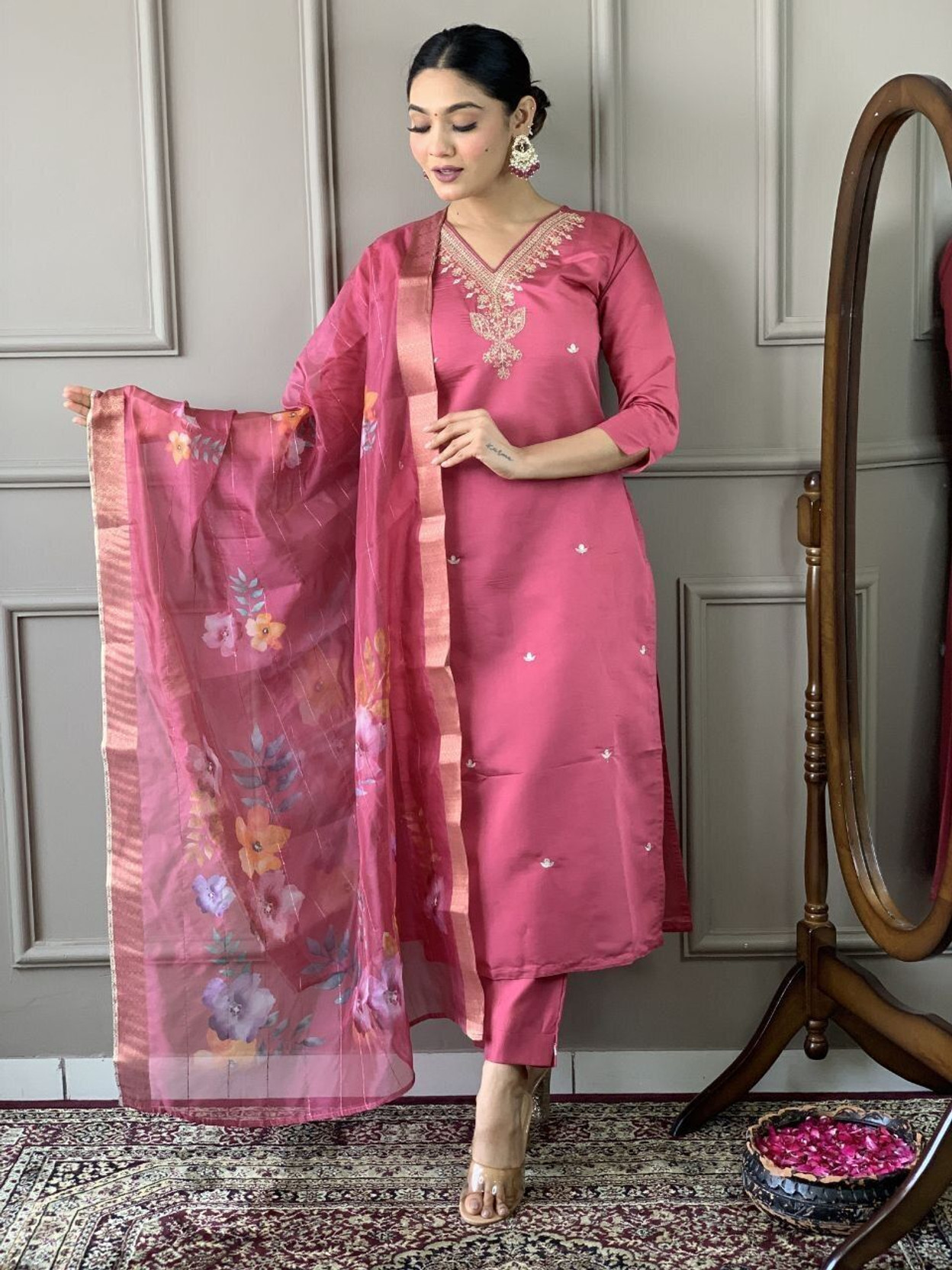 Women Chanderi Kurti Pant Dupatta Set