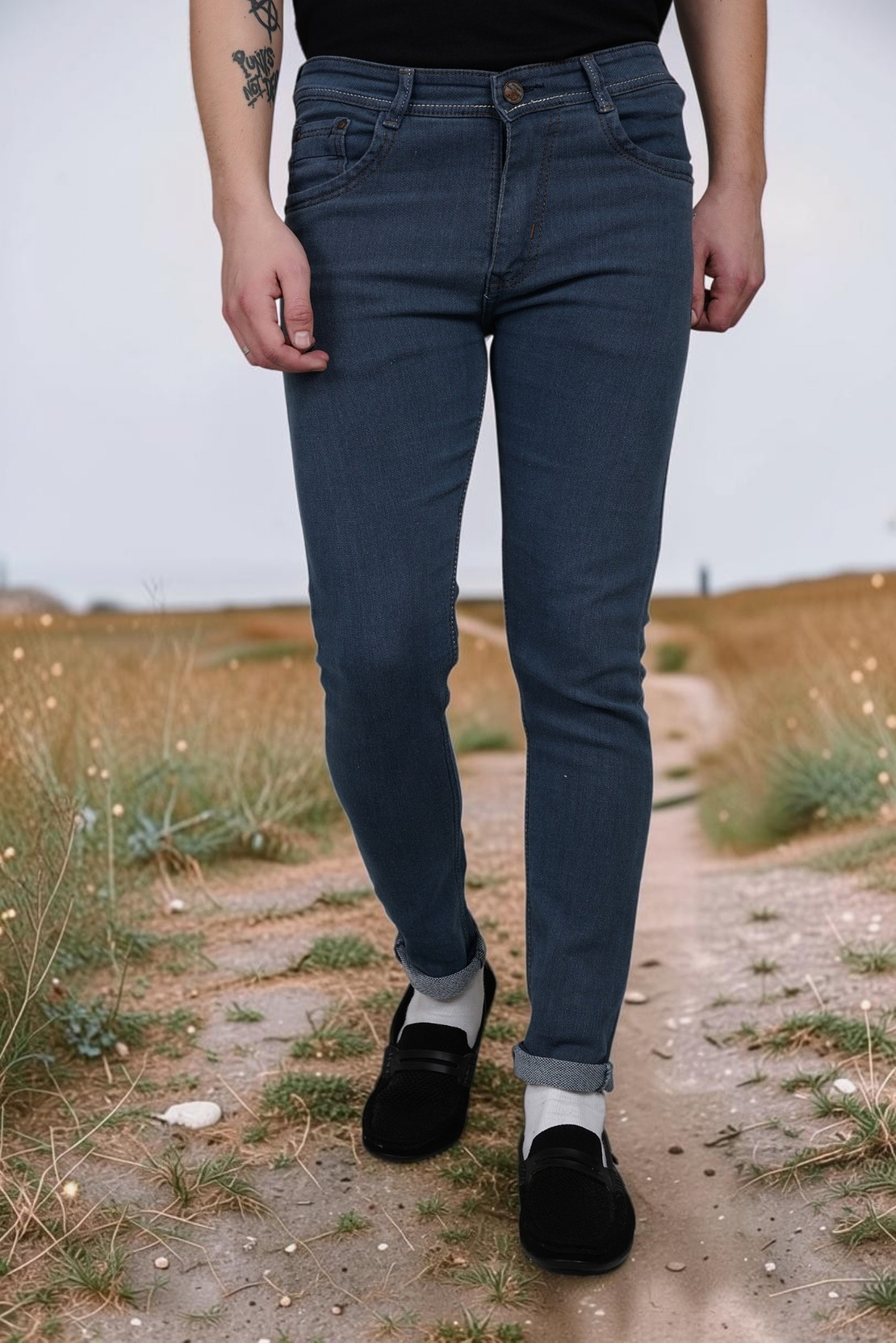 Men Slim Mid Rise Blue Jeans