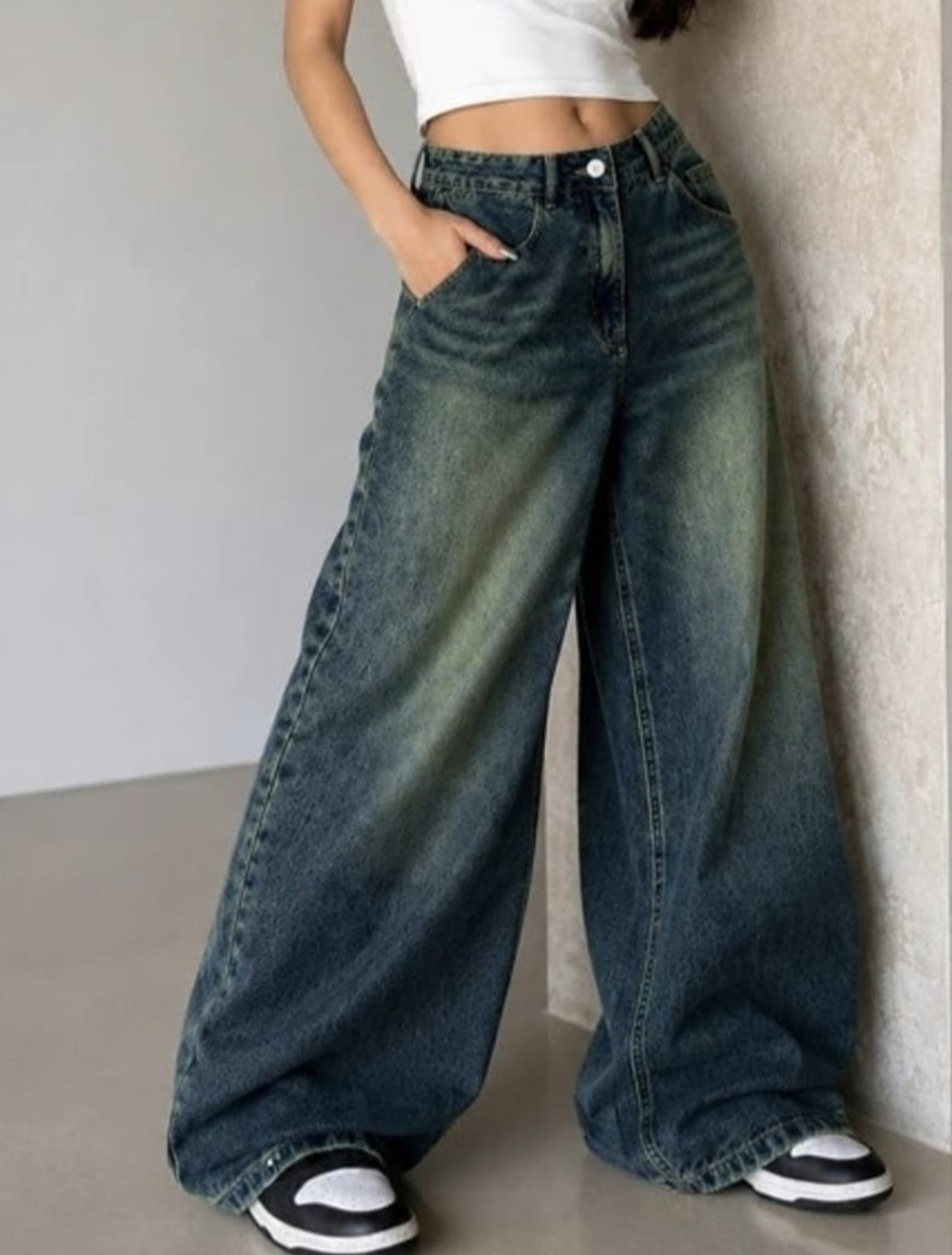 Women Baggy Fit High Rise Blue Jeans