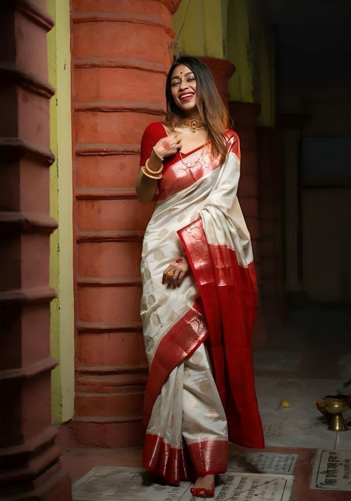 Woven Banarasi Silk Blend Saree