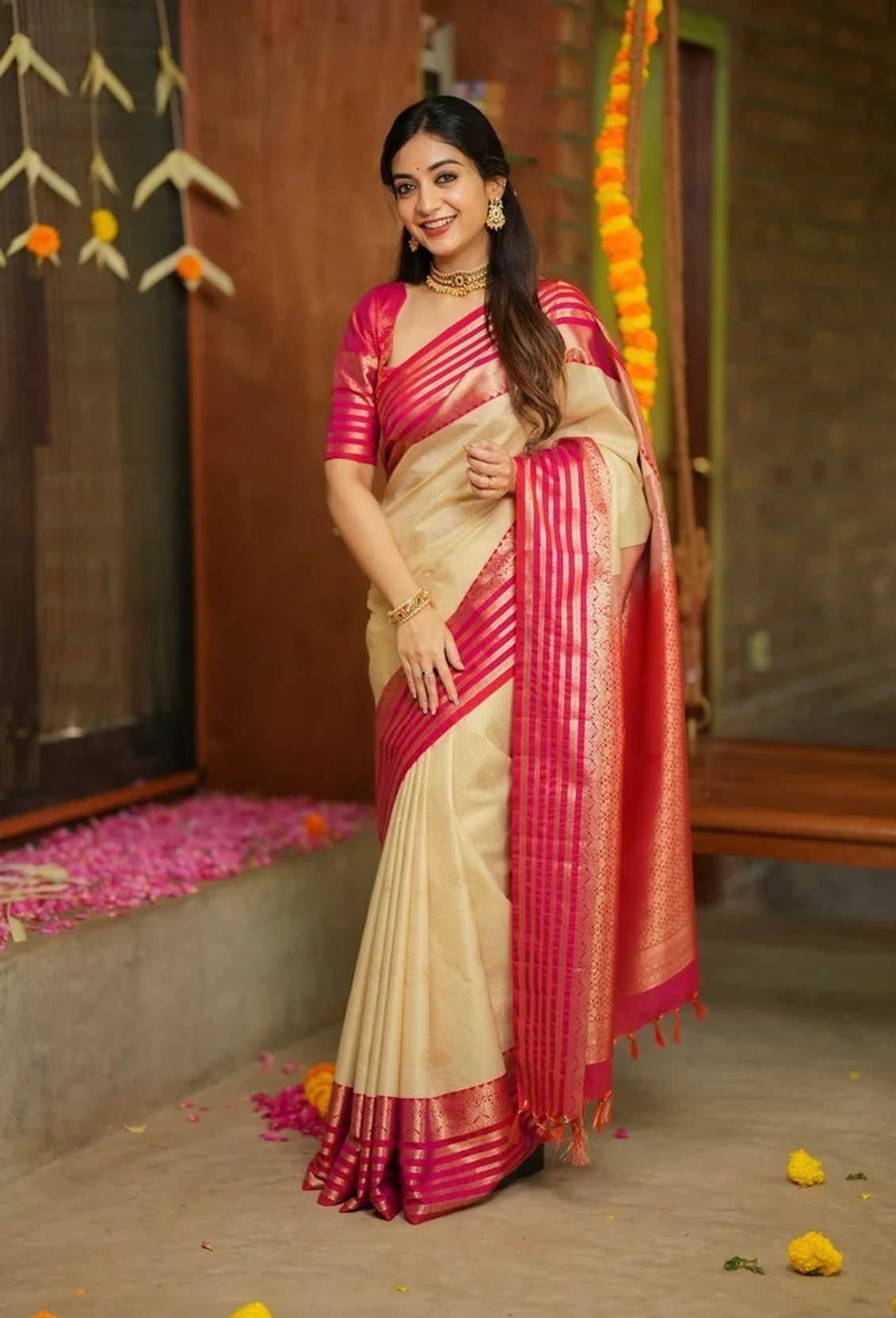 Woven, Striped Kanjivaram Silk Blend, Art Silk Saree