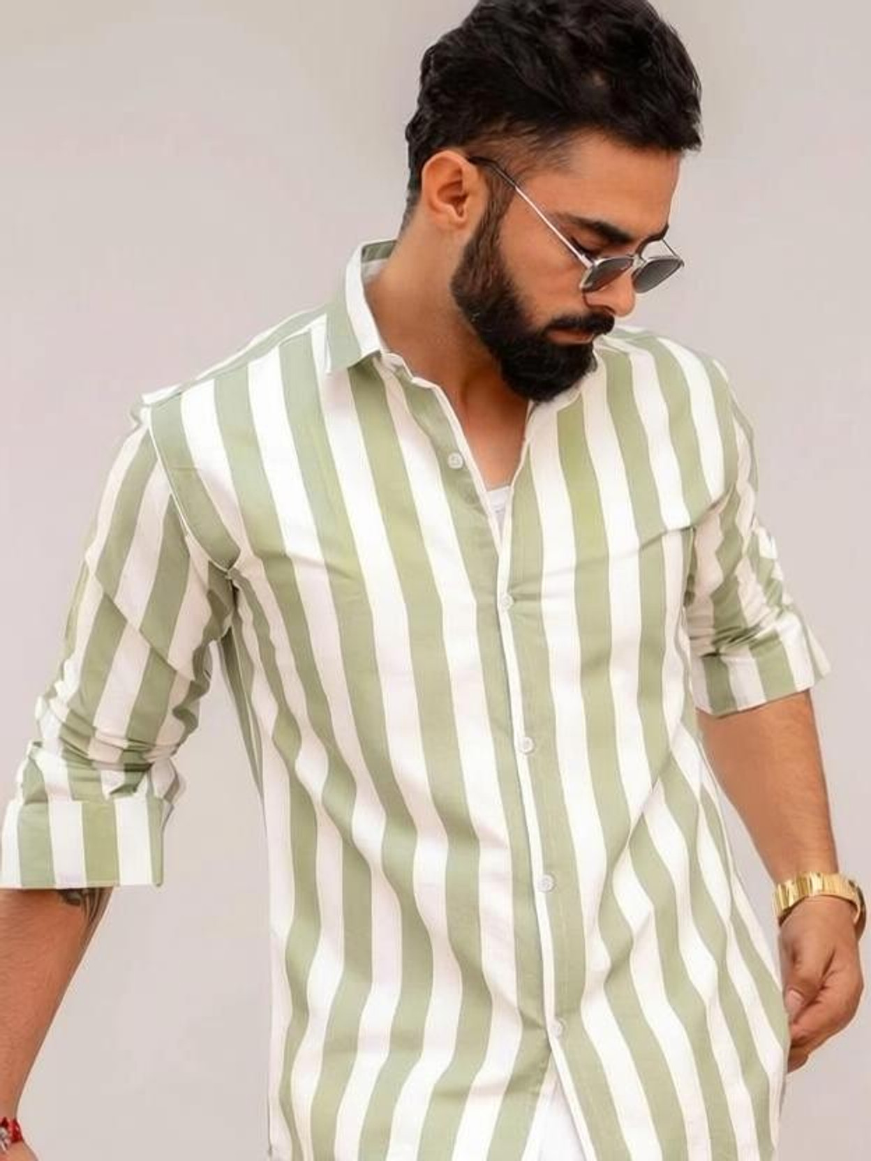 Men Slim Fit Striped Spread Collar Casual Shirt
