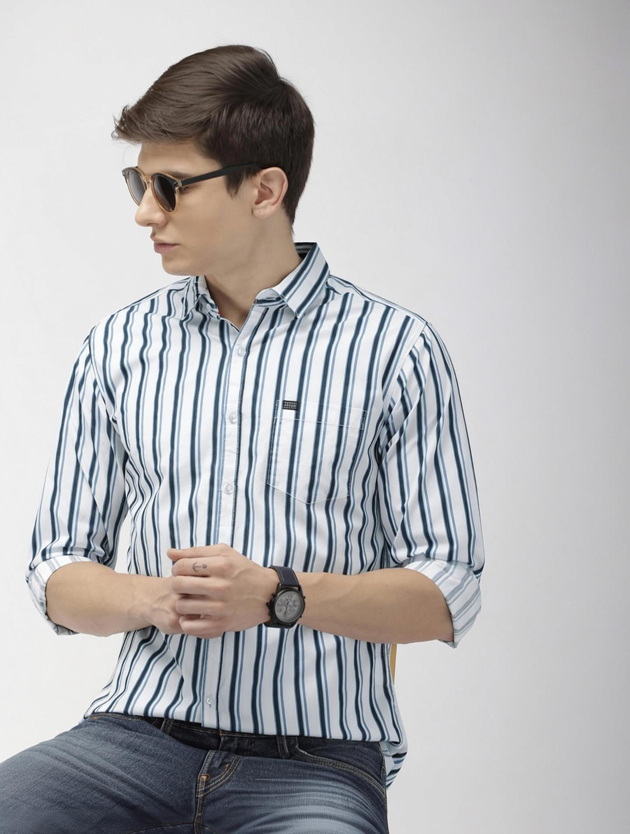 Men Slim Fit Striped Spread Collar Casual Shirt