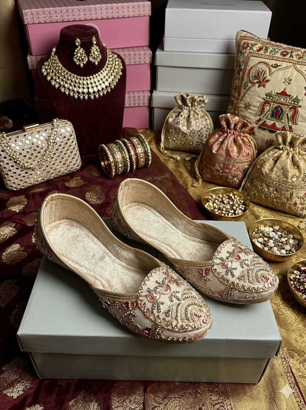 Mojaris For Women