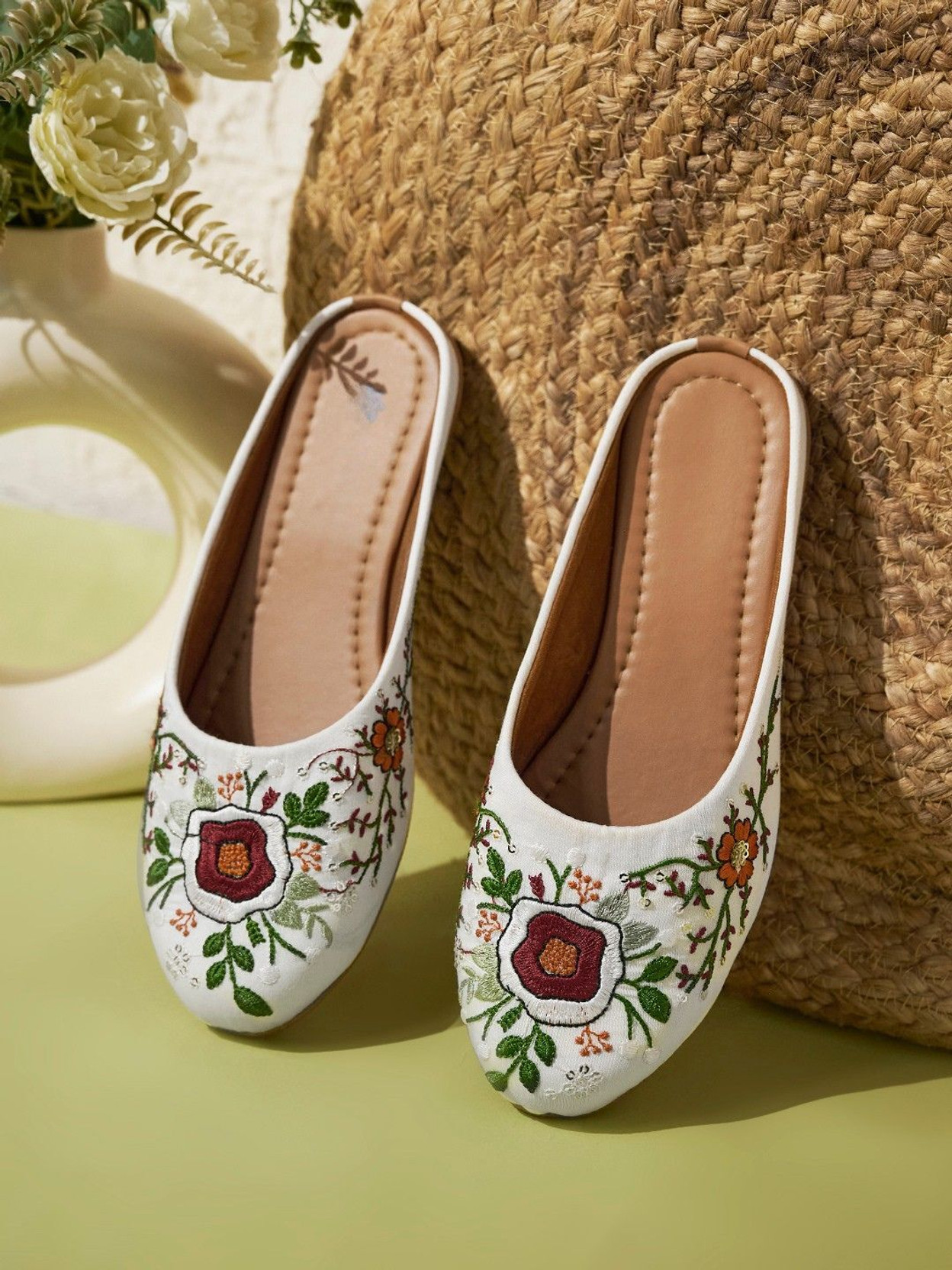 Mojaris For Women