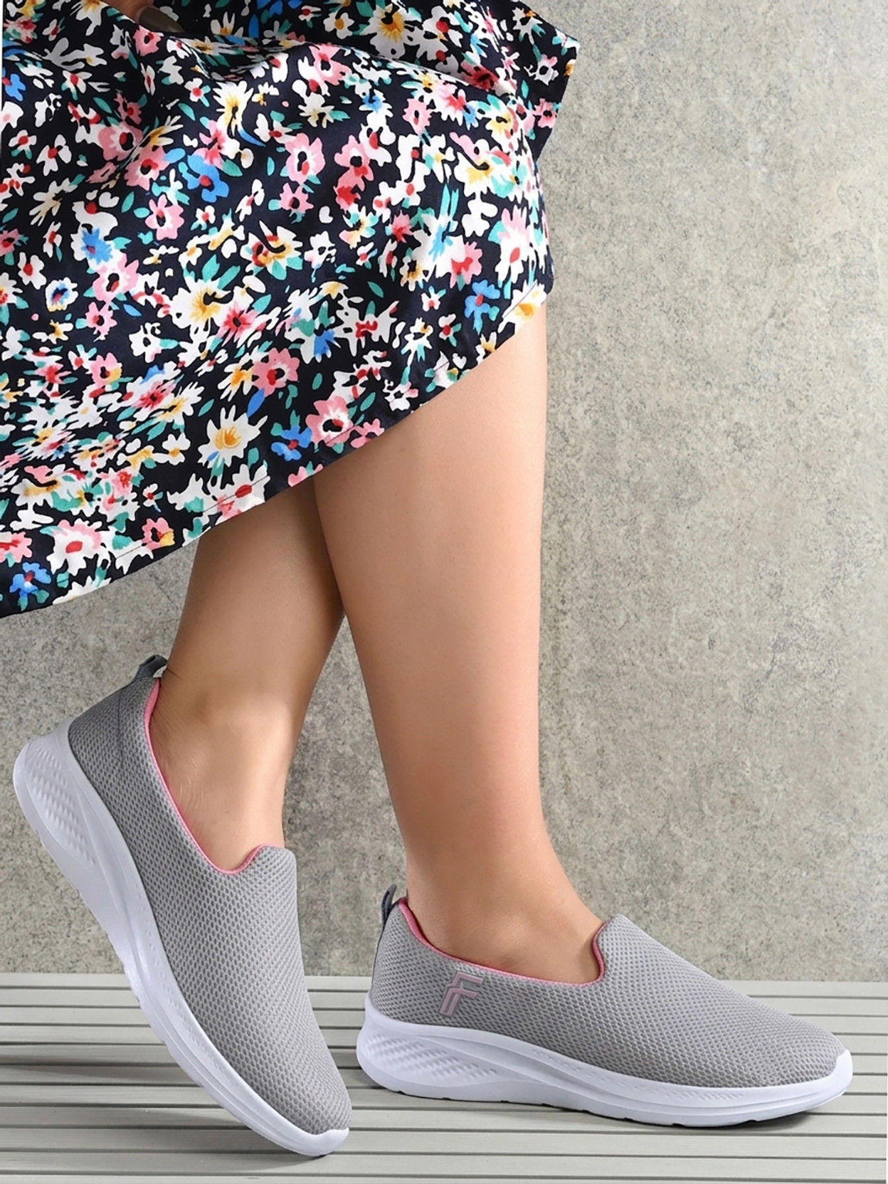 Memory Foam Soft Running Shoes for Walking, Jogging, Casual Sneakers for Women Slip On Sneakers For Women