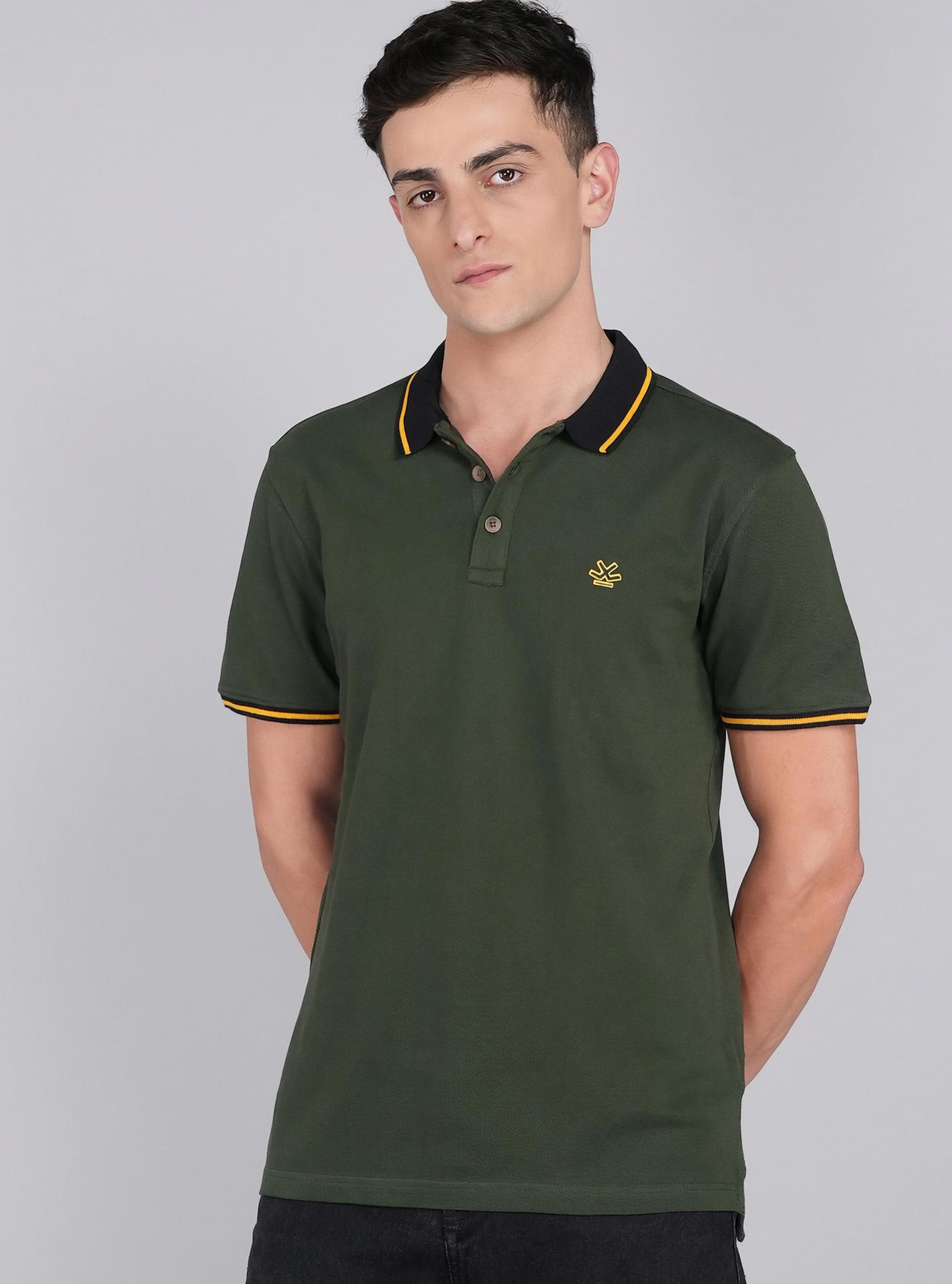 Men Solid Polo Neck Pure Cotton Green T-Shirt