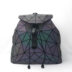 Shoppers Love This Luminous Geometric Purse -  HelloGigglesHelloGiggles