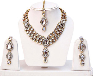 Shining Diva Alloy Gold Jewellery Set