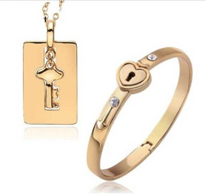 StarSaif Metal Crystal Bracelet Set