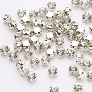 ITS ABOUT ME 4 mm Sliver Claw Sew On Rhinestones Clear Crystal Color Sliver Base Sewing Stone DIY Decoration Hand Embroidery Materials 144 Pieces