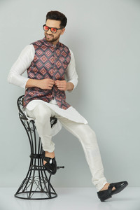 Men'S Off-White Dupion Silk Kurta With Churidar & Nehru Jacket