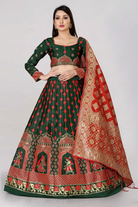 Divastri Self Design Semi Stitched Lehenga Choli