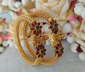 Rajwadi Brass, Copper Gold-plated Bangle Set