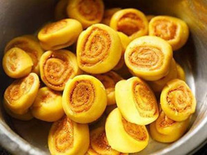 Freshtige Special Gujrat Mini Bhakarwadi / Bhakarvadi (Namkeen/ Snacks