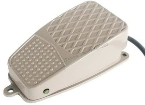 MME 220V 10A NO NC Antislip Metal Momentary Electric Power Foot Pedal Switch 5 A One Way Electrical Switch