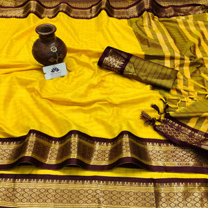 WINKLECART चेकर्ड कोवाई जैकर्ड, प्योर सिल्क साड़ी