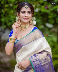 ZILVIRA Woven Kanjivaram Jacquard, Art Silk Saree