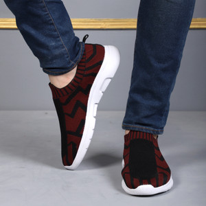 TPENT Sports, Running & Comfortable Gym shoes for Men's Walking Shoes. Slip On Sneakers For Men