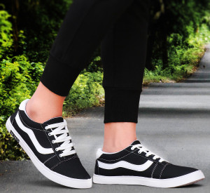 SHOEFLY Exclusive Affordable Collection of Trendy & Stylish Casual Sneakers Shoes Sneakers For Men
