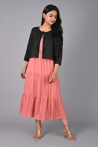 मिरजाई महिलाओं के लिए सॉलिड फ्लेयर्ड कुर्ता