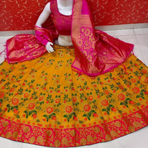 GROUFIT Self Design Semi Stitched Lehenga Choli