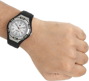 Fastrack NJ9333PP01C Basics Analog Watch For Men Buy