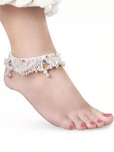 AAMNA Graceful and flawless beautiful look pair of handmade traditional Brass Anklet