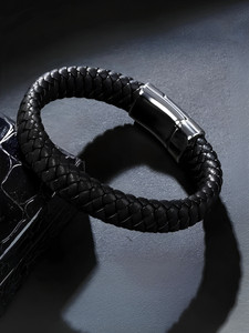 Karishma Kreations Leather Bracelet