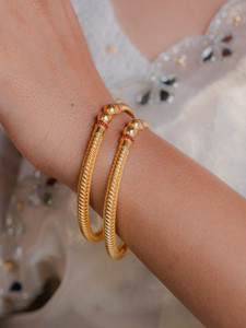 Zeraki Jewels Brass Gold-plated Bangle Set