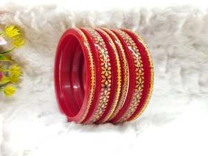 Radheraani Plastic Bangle Set
