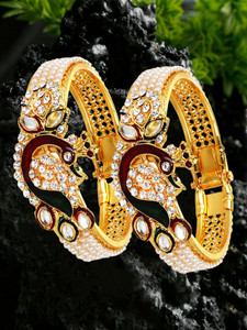 YouBella Alloy Bangle Set