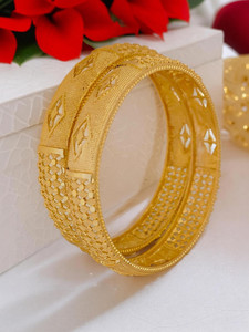 Jewels Kafe Brass Gold-plated Bangle Set
