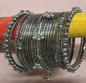 RT GLOBAL Metal Black Silver Bangle Set