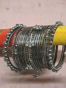 RT GLOBAL Metal Black Silver Bangle Set
