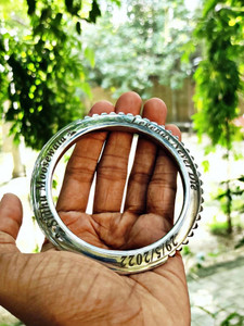 GIGGLE GOODS Stainless Steel Silver Kada