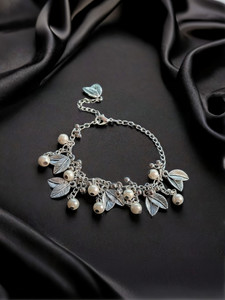 SSKLEXCLUSIVE Brass Pearl Bracelet