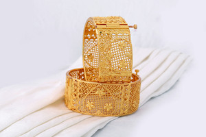 SHIV FASHION Brass Gold-plated Bangle