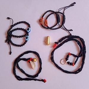 Khushi Traders Mother of Pearl Beads Charm Bracelet