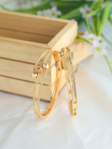 Zeraki Jewels Brass Gold-plated Bangle Set