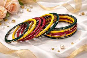 Afsana Lac Bangle Set