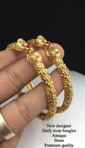 DH JEWELLS Brass Diamond Gold-plated Bangle Set