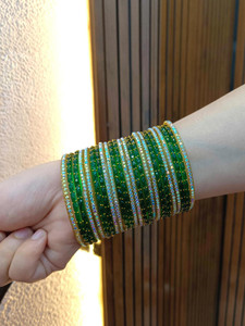 Kaab Glass Bangle Set